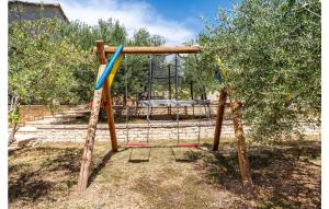 3 Bedroom Beautiful Home In Lisicic