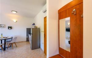 1 Bedroom Awesome Apartment In Klek 