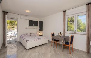 Lovely Apartment In Krvavica With Wifi