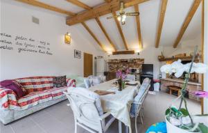 2 Bedroom Cozy Home In Kostrcani