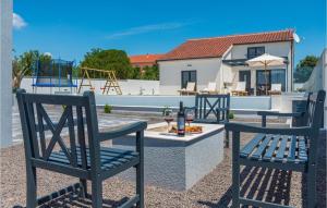 Beautiful Home In Skabrnja With Wifi