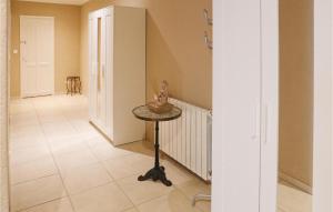 Maisons de vacances 3 Bedroom Stunning Home In Rochefort : photos des chambres