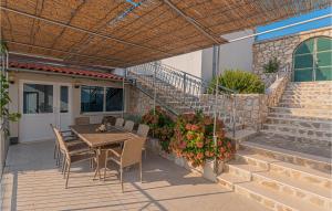Four-Bedroom Holiday Home In Primosten