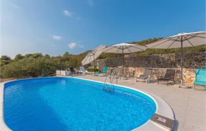 Four-Bedroom Holiday Home In Primosten