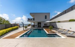 Stunning Home In Crikvenica