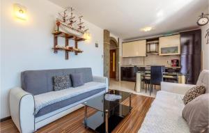 3 Bedroom Amazing Apartment In Duce 