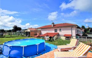 Maisons de vacances Awesome Home In Flacheres : photos des chambres