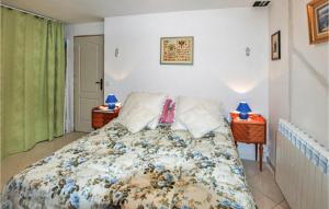 Maisons de vacances Awesome Home In Flacheres : photos des chambres