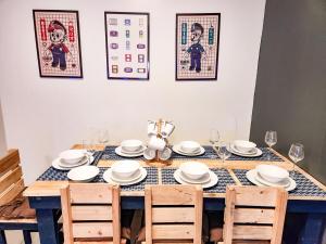 Gaming 2br in Makati with City View Arcade Netflix