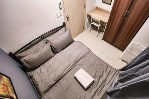 Gaming 2br in Makati with City View Arcade Netflix