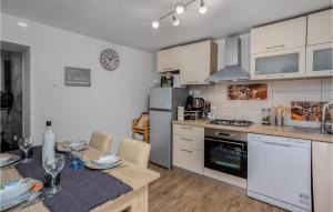 2 Bedroom Stunning Home In Bregi