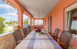 Gorgeous Apartment In Barbat With Wifi