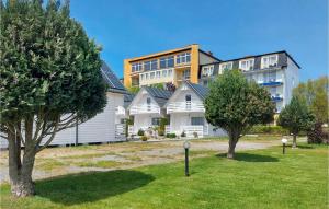 Stunning Home In Darlówko With Wifi