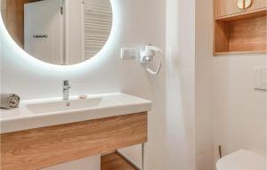 Awesome Apartment In Miedzyzdroje