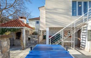 Nice Home In Neoric With Jacuzzi