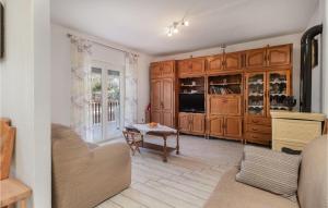 Beautiful Apartment In Sveti Juraj