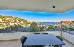 Awesome Apartment In Okrug Gornji 