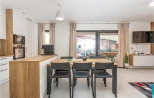 Cozy Apartment In Malinska