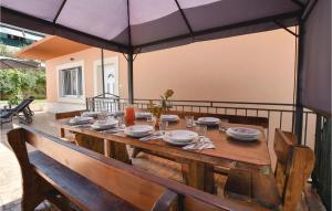 Four-Bedroom Apartment In Srinjine