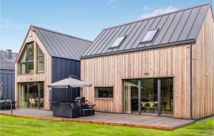 Lovely Home In Czarnocin With Wifi