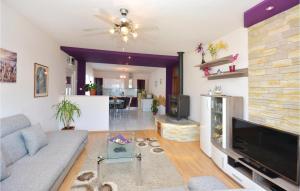 Four-Bedroom Apartment In Srinjine