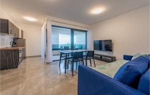 Nice Apartment In Vir With Wifi