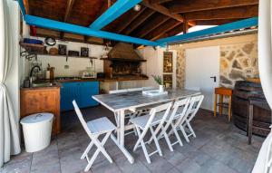 Gorgeous Home In Posedarje With Kitchen