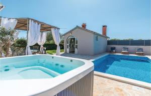 2 Bedroom Gorgeous Home In Zadar