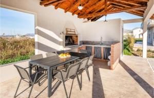 Beautiful Home In Opuzen With Wifi