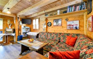 Beautiful Home In Poljanica Bistranska 