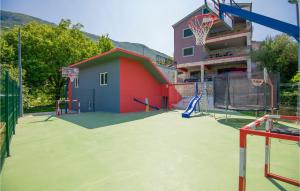 Gorgeous Home In Umcani