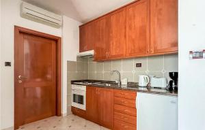 2 Bedroom Lovely Apartment In Kukci 