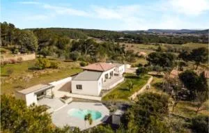 Gorgeous Home In Saint-Nazaire - Vénéjan