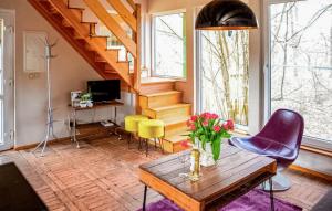 Beautiful Home In Zur With Sauna