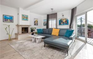 4 Bedroom Cozy Home In Matulji 