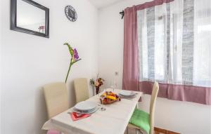 1 Bedroom Nice Apartment In Gabonjin