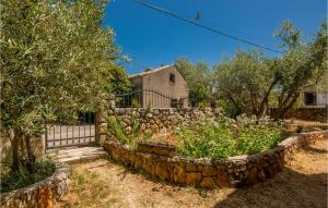 Beautiful Apartment In Polje With Wifi