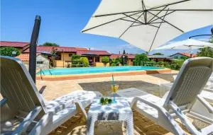 Awesome Apartment In Rovinjsko Selo - Bubani