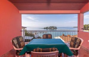 Nice Apartment In Banjol With Kitchen