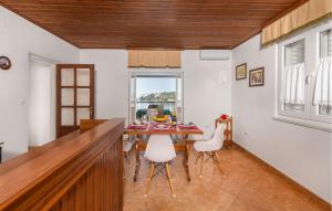 Nice Apartment In Banjol With Kitchen