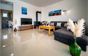 Stunning Home In Kampor 