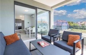 Awesome Apartment In Stinjan