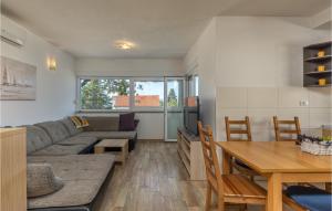 Lovely Apartment In Njivice With Wifi