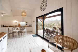 Chalets Listed lodge with pool in the heart of the Landes : photos des chambres