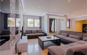 Awesome Home In Sevid With Wifi 