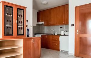1 Bedroom Gorgeous Apartment In Kukci