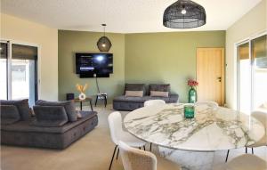 Amazing Home In Cléon D Andran