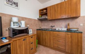 Amazing Apartment In Barbat Na Rabu