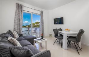 1 Bedroom Stunning Apartment In Kampor