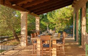 4 Bedroom Awesome Home In Lun 